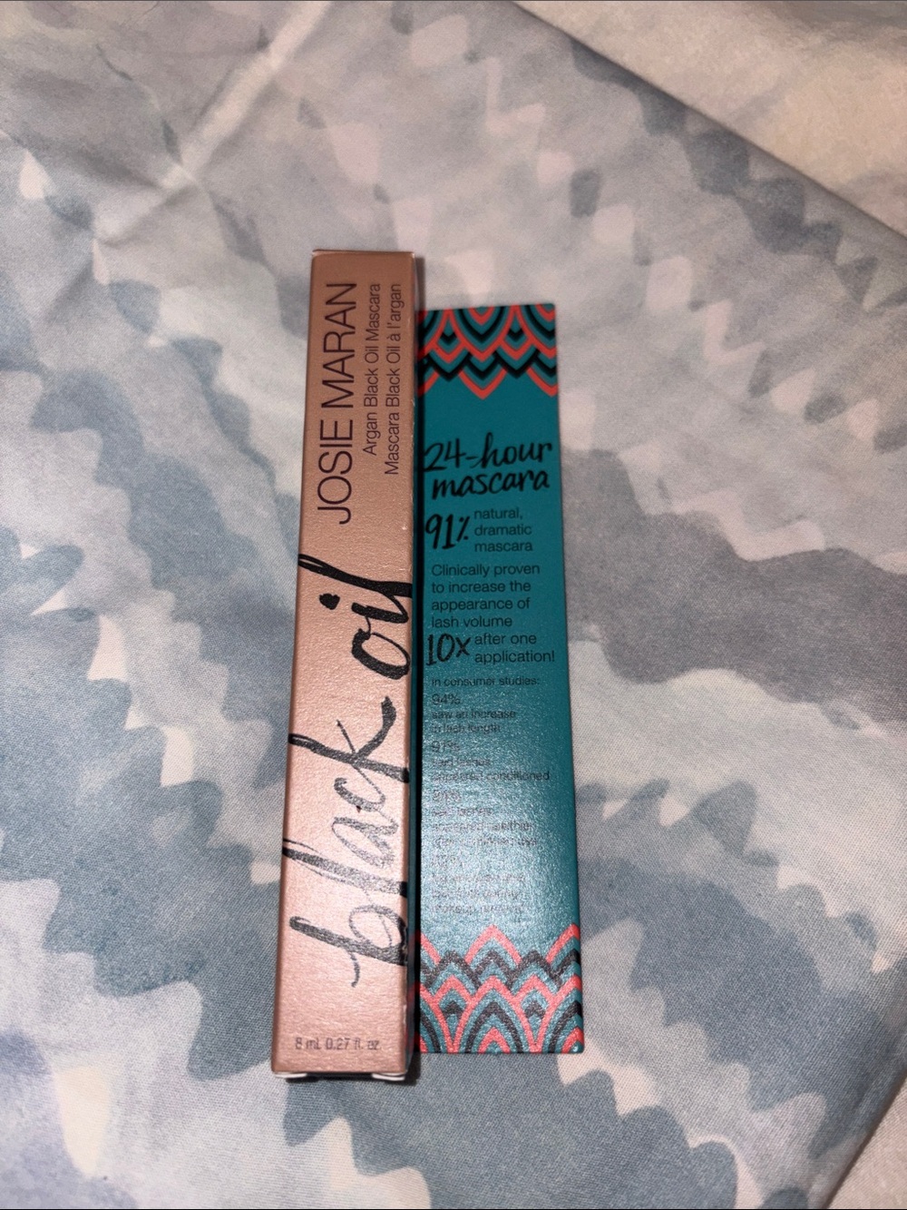 👁️ Josie Maran 24 hour mascara BLACK NEW